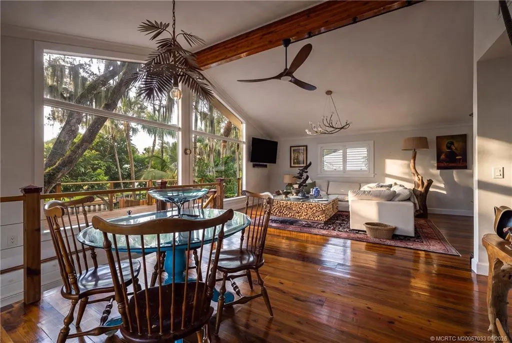 615 SW Rustic Circle