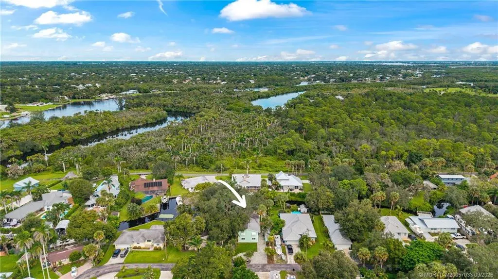 615 SW Rustic Circle