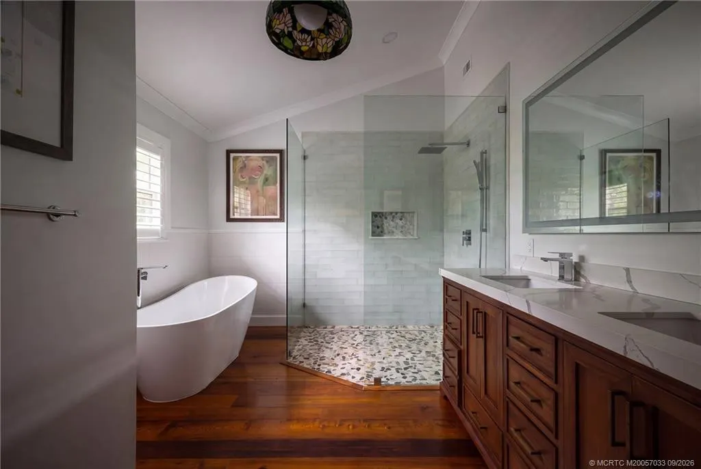 615 SW Rustic Circle
