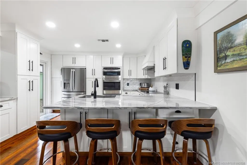 615 SW Rustic Circle