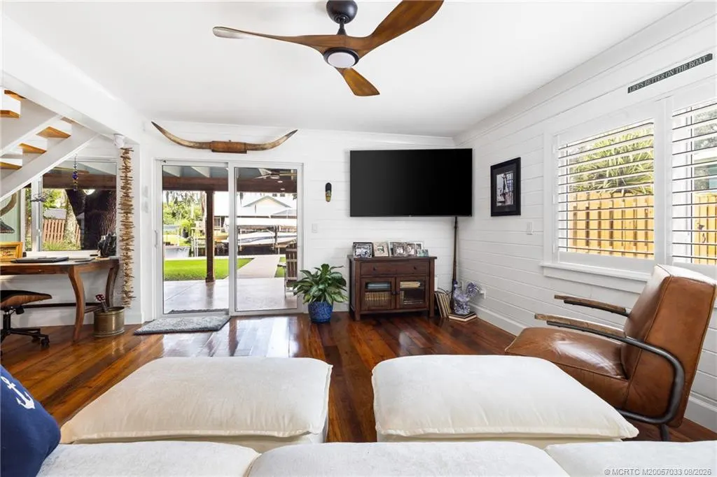 615 SW Rustic Circle
