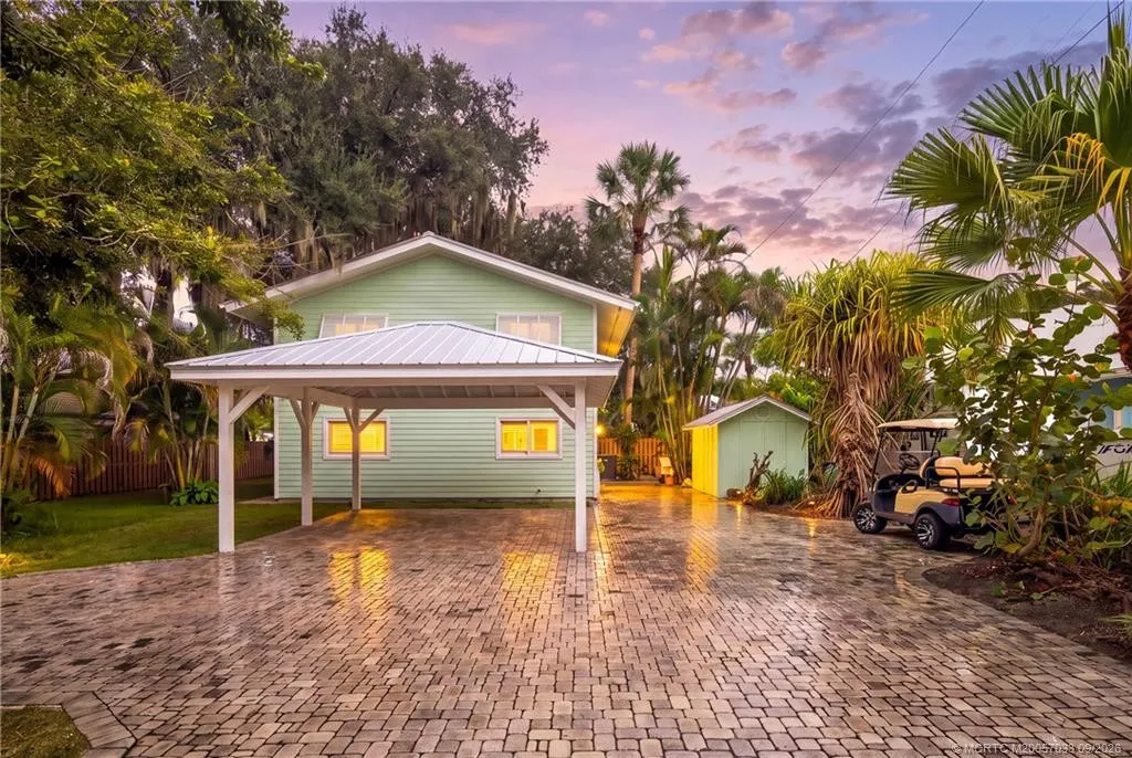 615 SW Rustic Circle