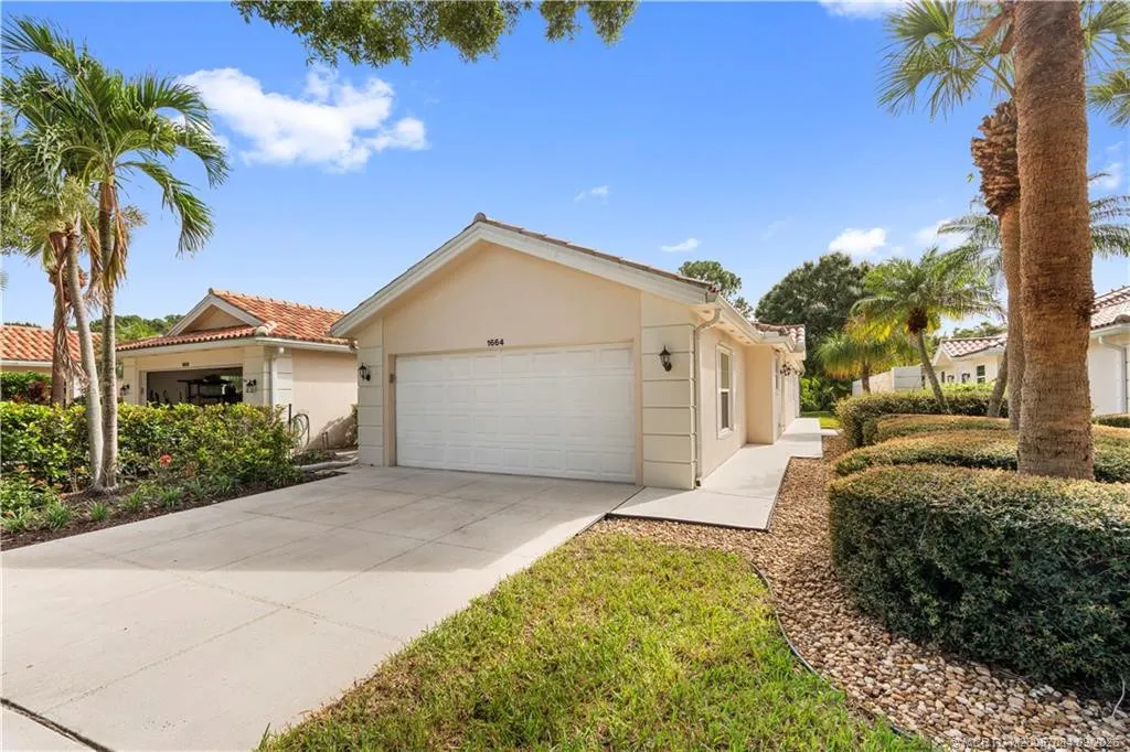 1664 SW Shady Lake Terrace