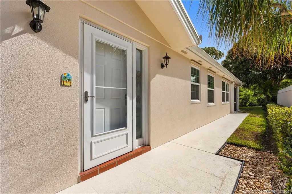 1664 SW Shady Lake Terrace