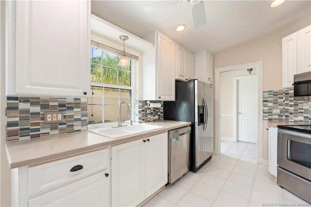 1664 SW Shady Lake Terrace