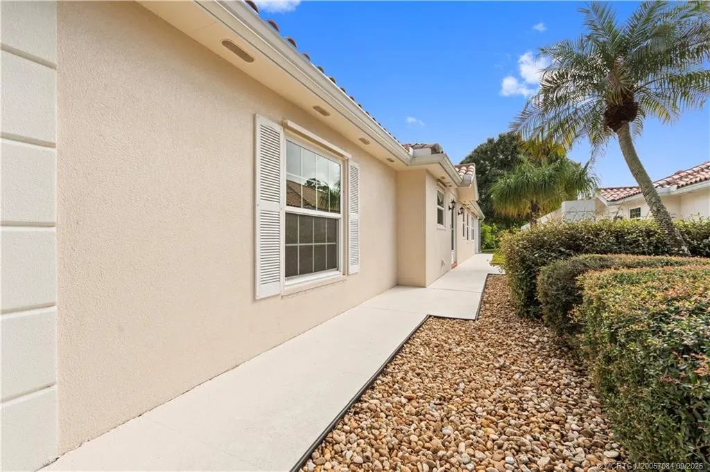 1664 SW Shady Lake Terrace