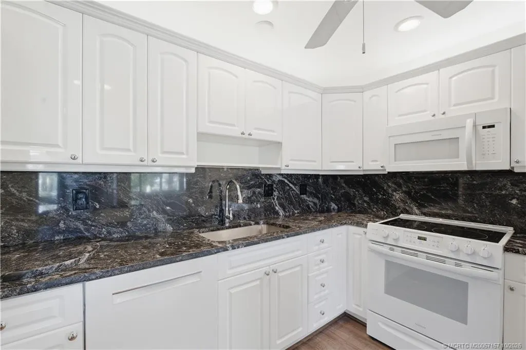 1800 SE Saint Lucie Boulevard #7-201