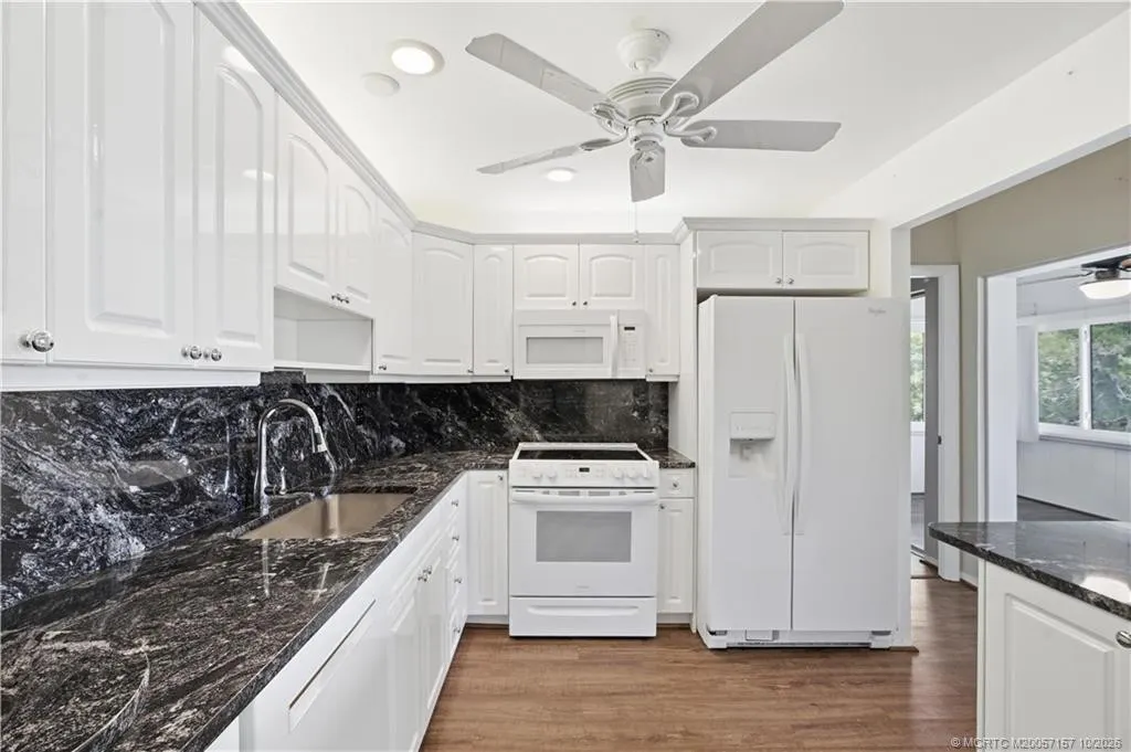 1800 SE Saint Lucie Boulevard #7-201