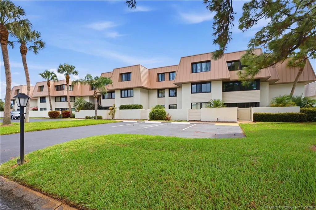 1800 SE Saint Lucie Boulevard #7-201