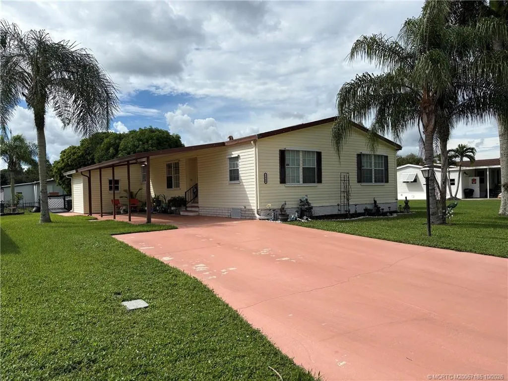 2460 SW Versailles Terrace