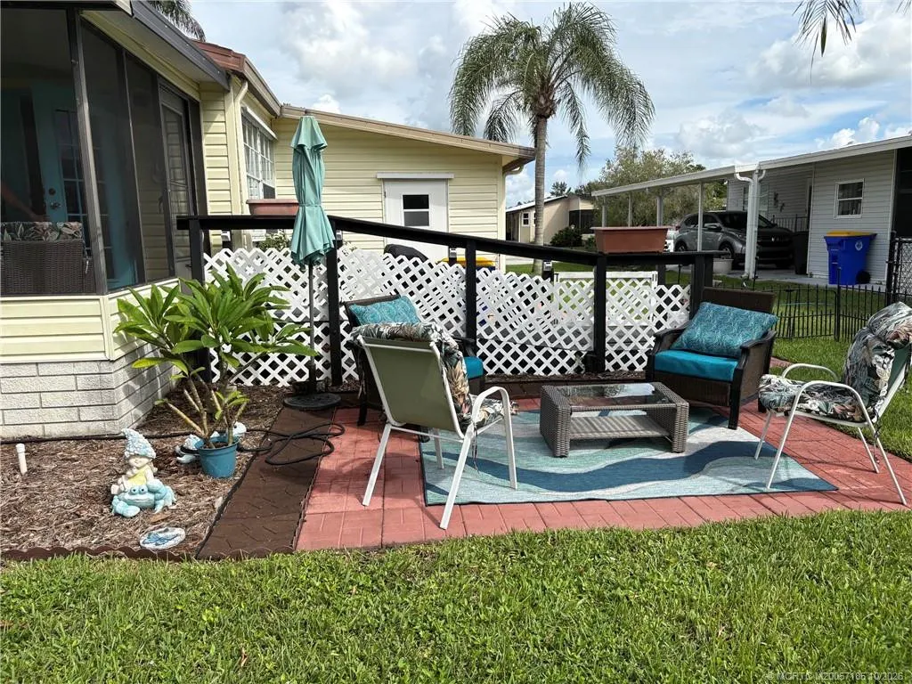 2460 SW Versailles Terrace