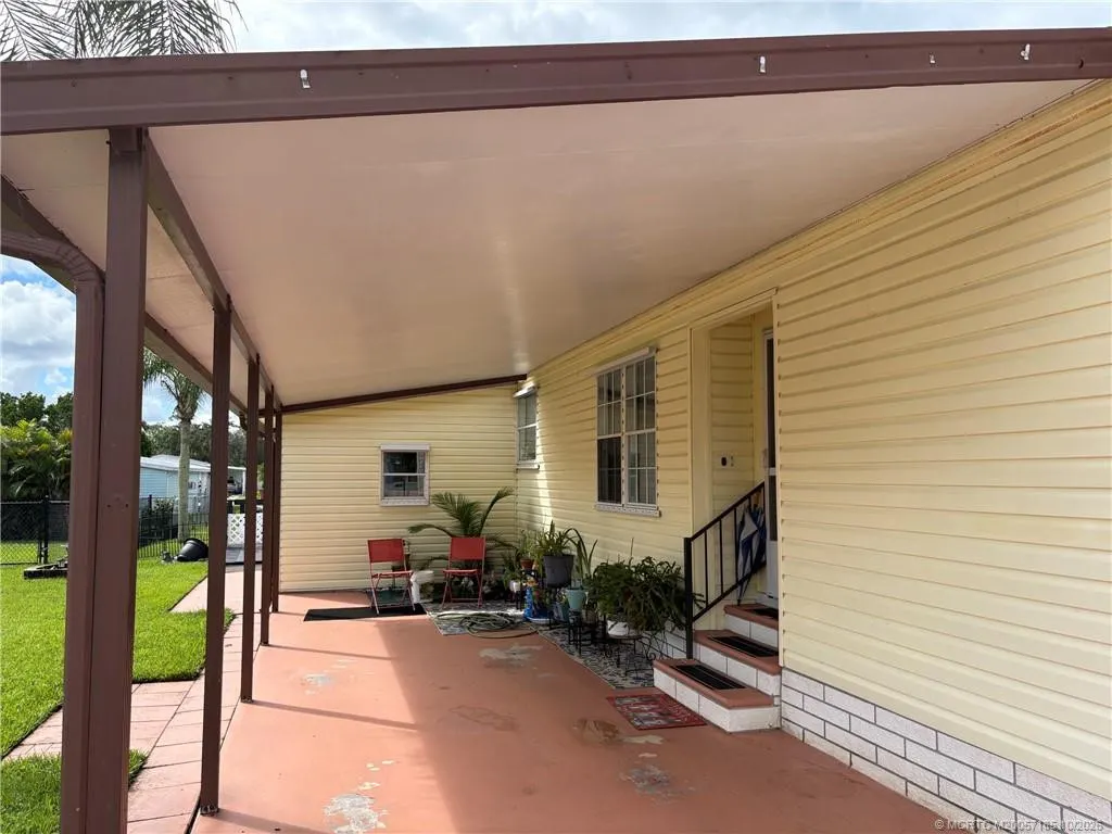 2460 SW Versailles Terrace