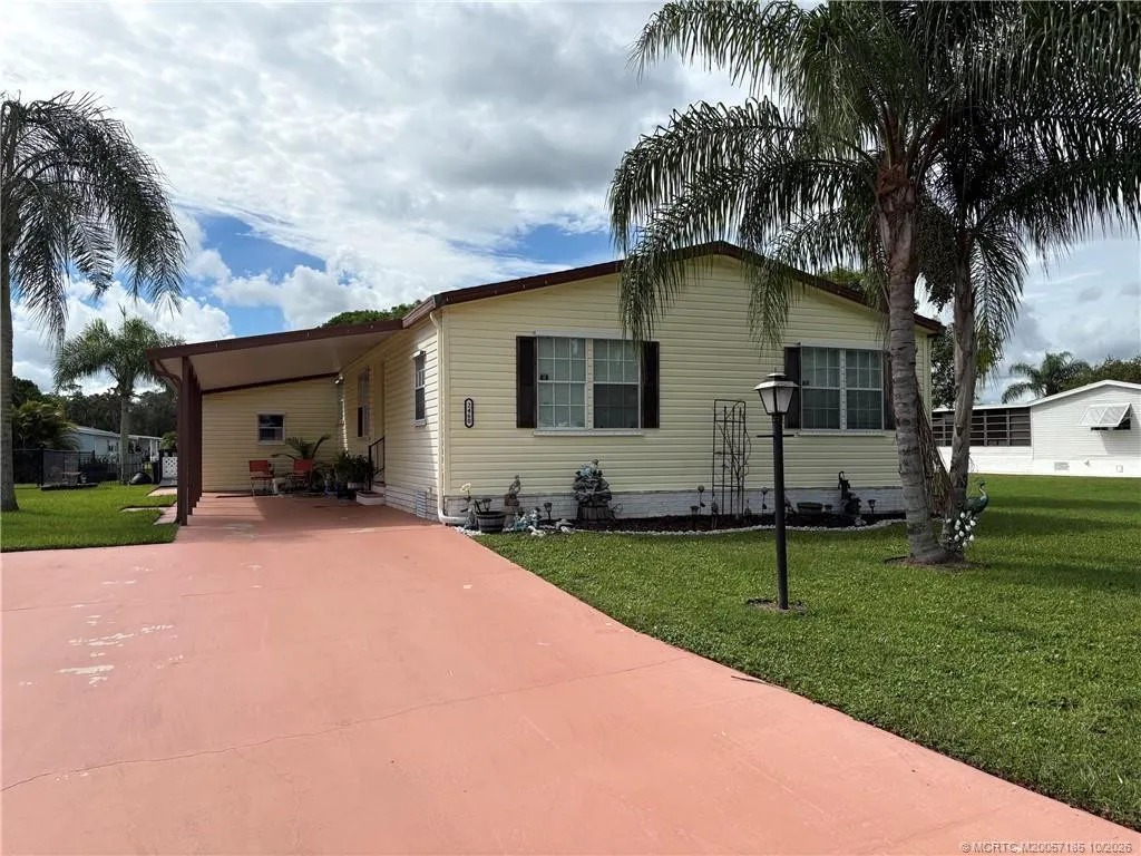 2460 SW Versailles Terrace