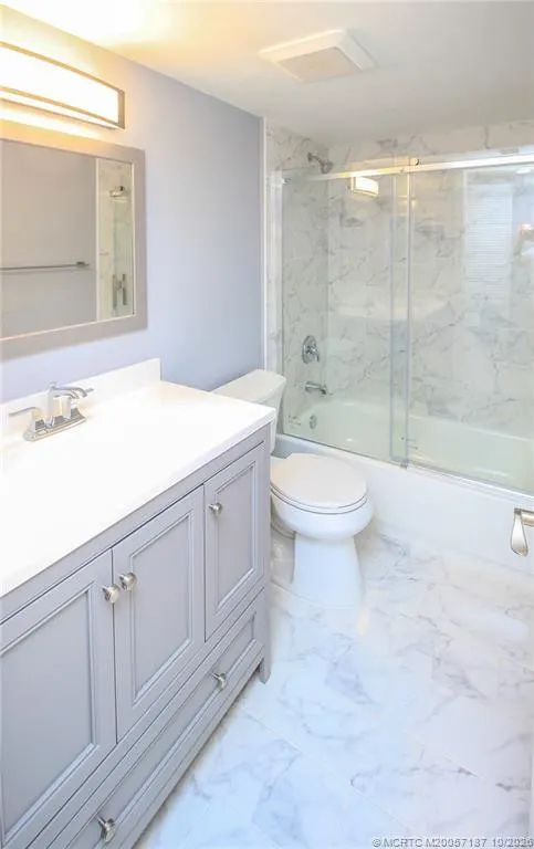4680 NE Sandpebble Trace #302
