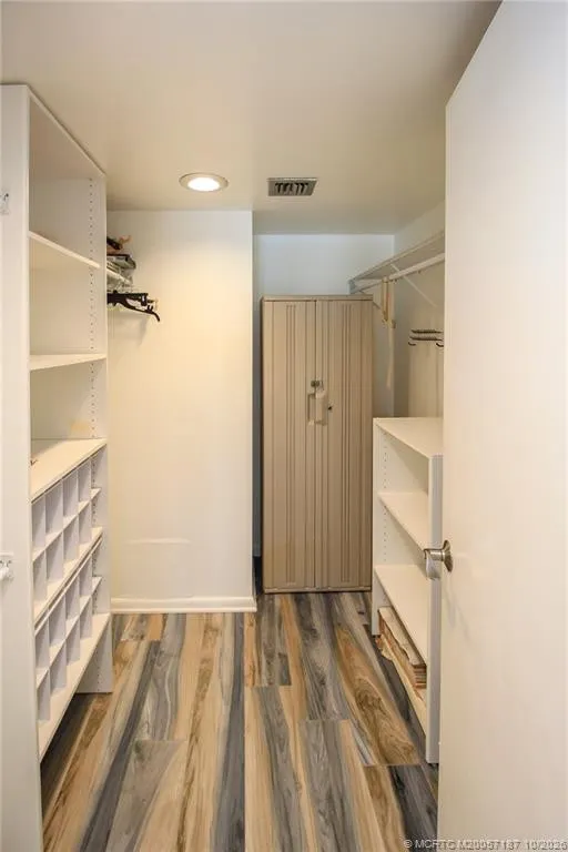 4680 NE Sandpebble Trace #302