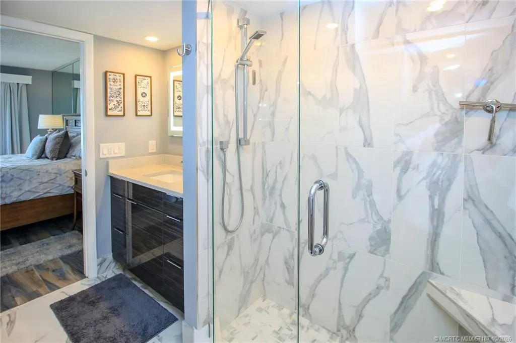 4680 NE Sandpebble Trace #302