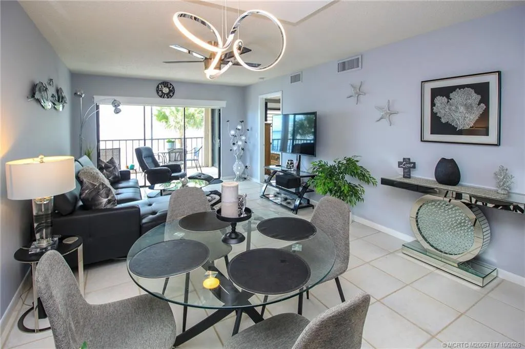 4680 NE Sandpebble Trace #302