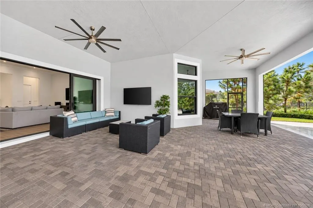 3296 SW Flowerdew Court