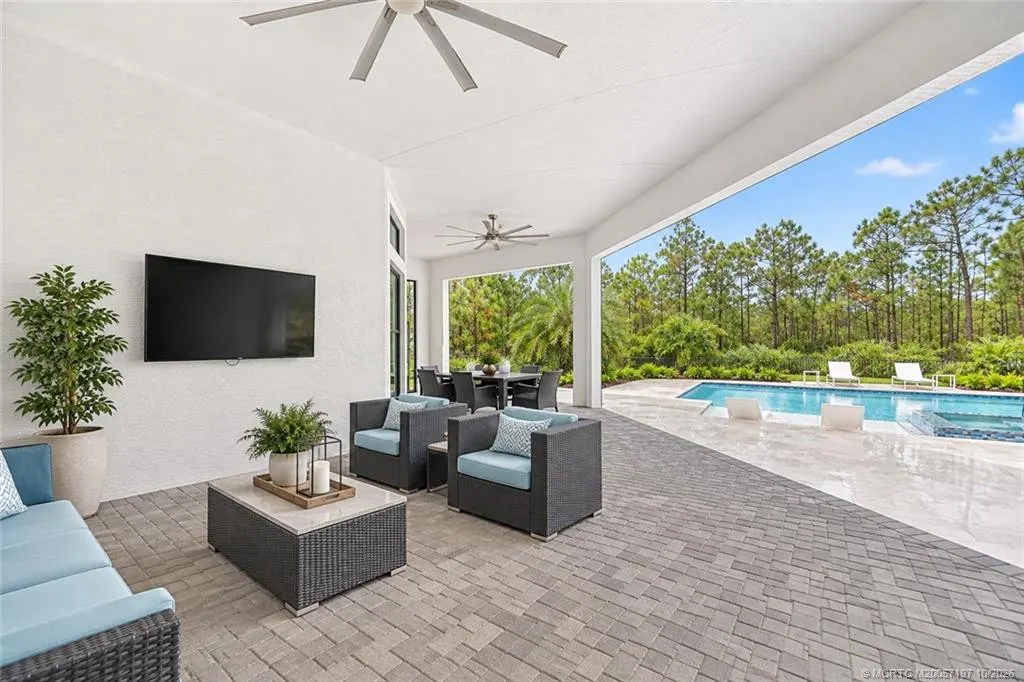 3296 SW Flowerdew Court