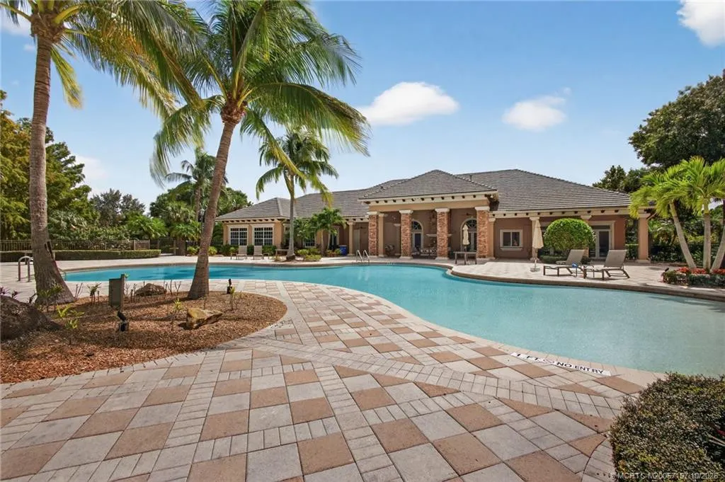3296 SW Flowerdew Court