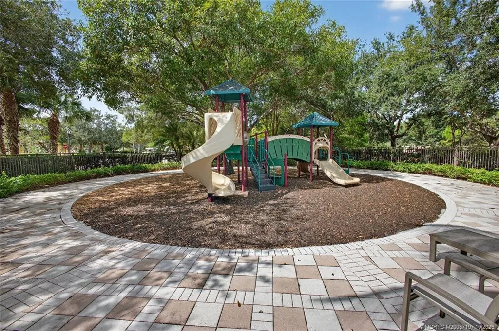 3296 SW Flowerdew Court