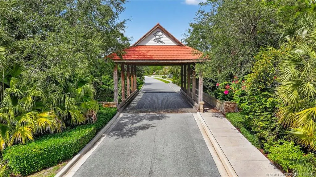 3296 SW Flowerdew Court
