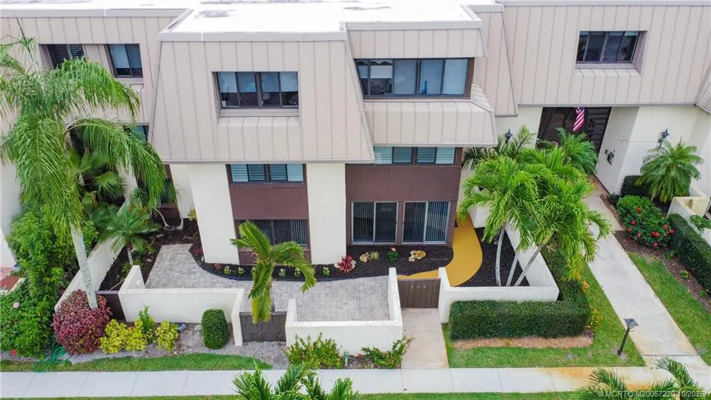 1800 SE Saint Lucie Boulevard #9-105