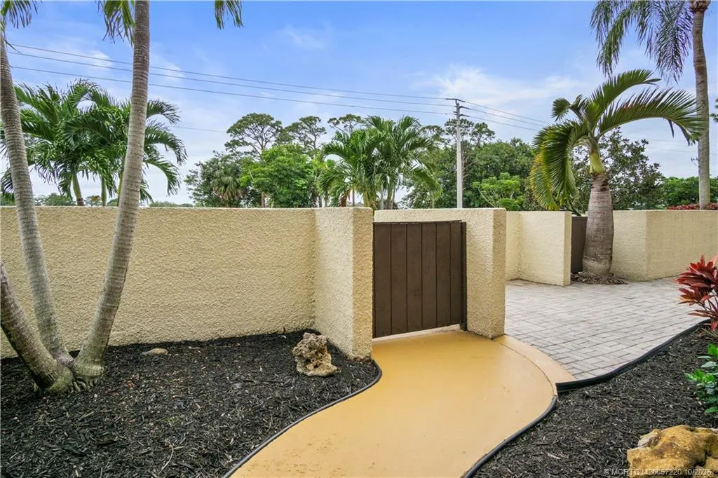 1800 SE Saint Lucie Boulevard #9-105