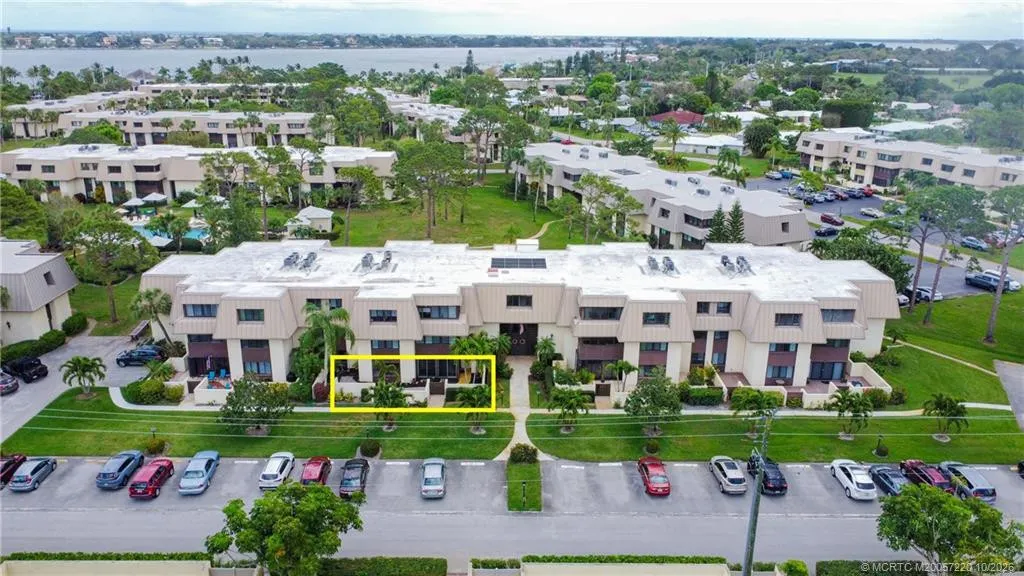 1800 SE Saint Lucie Boulevard #9-105