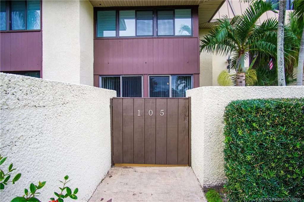 1800 SE Saint Lucie Boulevard #9-105