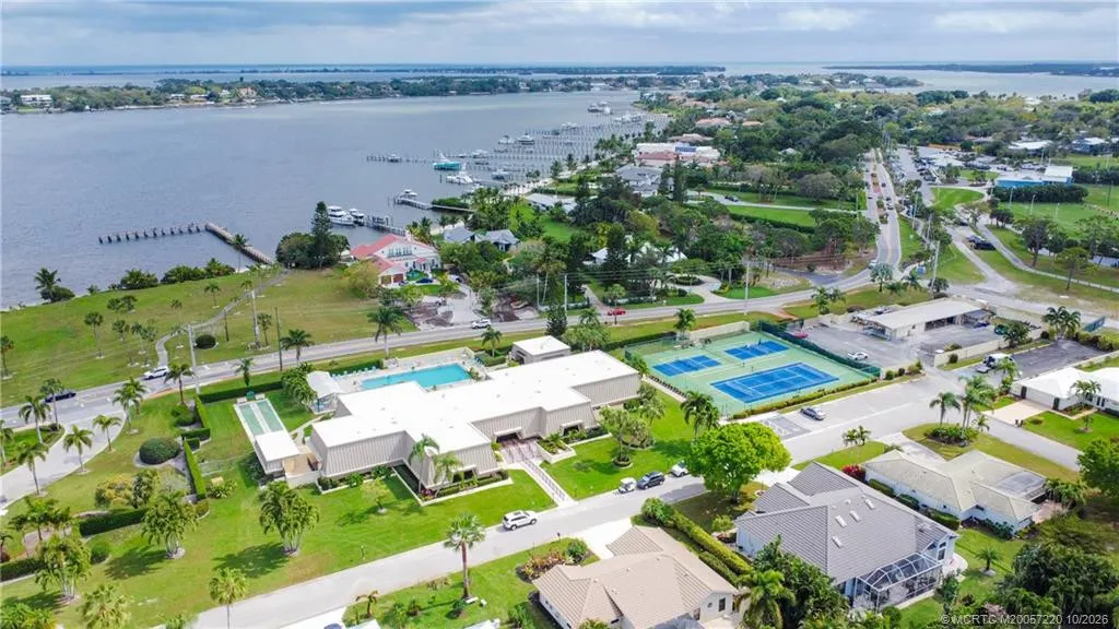 1800 SE Saint Lucie Boulevard #9-105