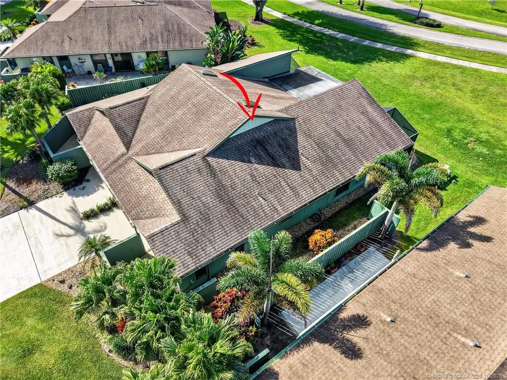 6865 SE Bunker Hill Drive