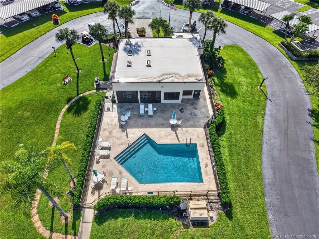 6865 SE Bunker Hill Drive