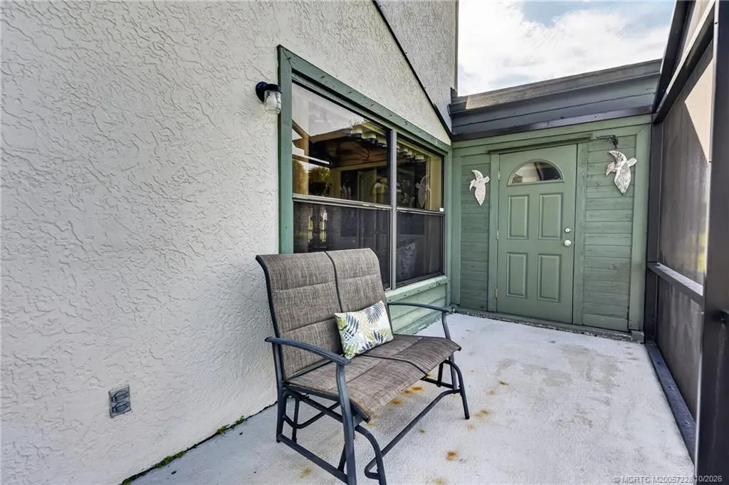 6865 SE Bunker Hill Drive