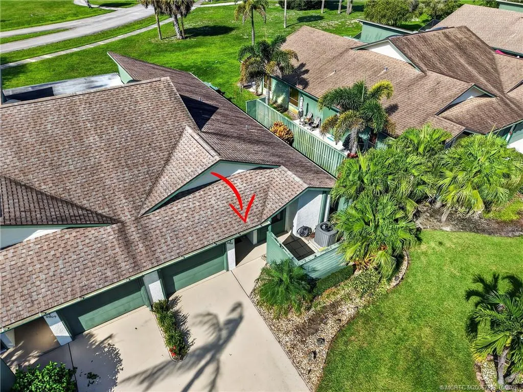 6865 SE Bunker Hill Drive