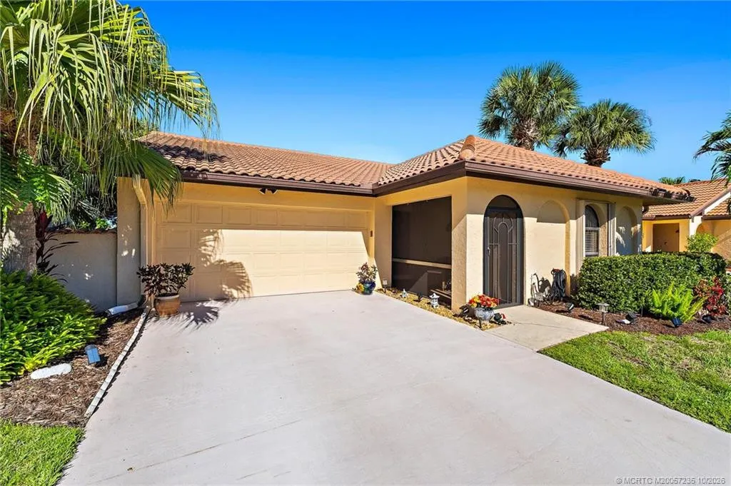 3251 SW Bobalink Way
