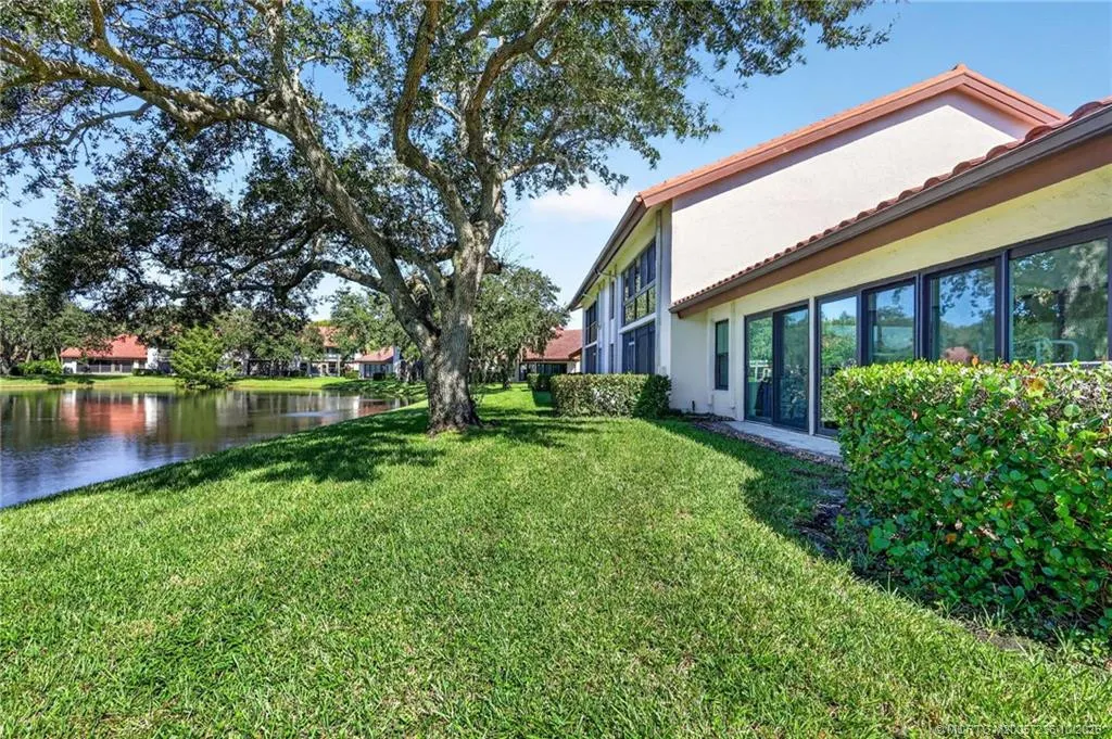 6070 SE Martinique Drive #202