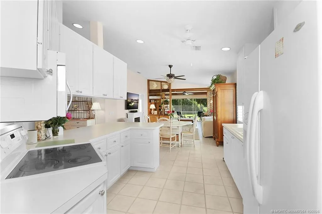 8016 SE Peppercorn Court