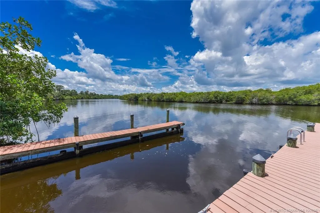 541 SW South River Drive #103