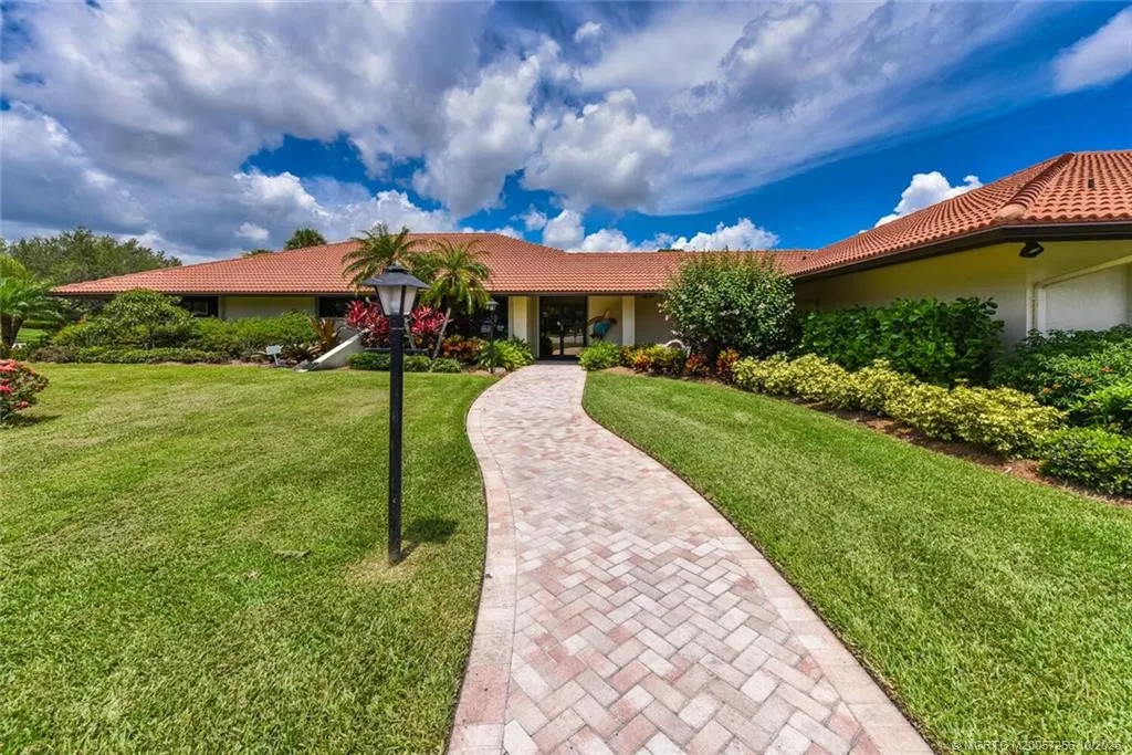 541 SW South River Drive #103