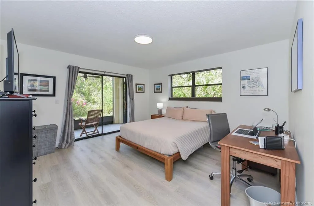 541 SW South River Drive #103