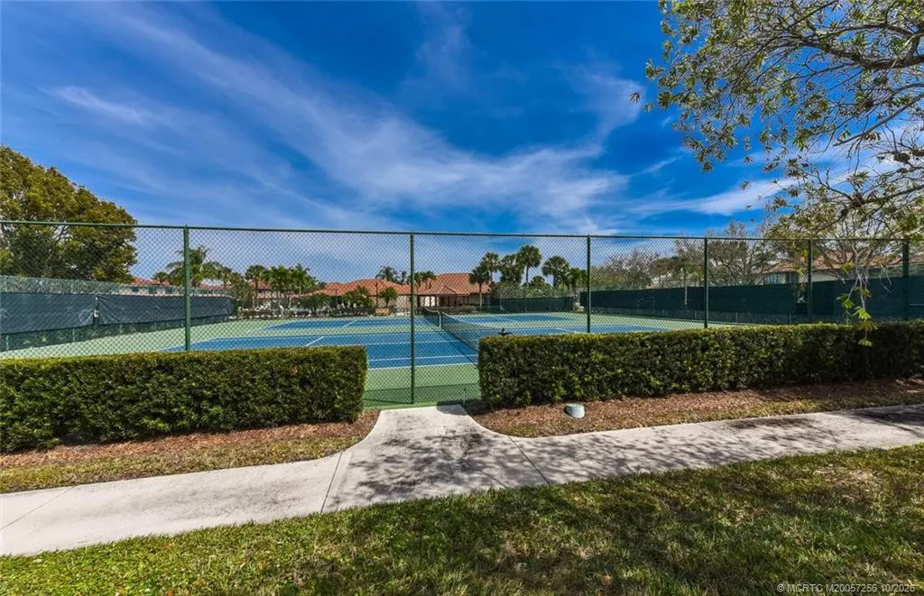 541 SW South River Drive #103