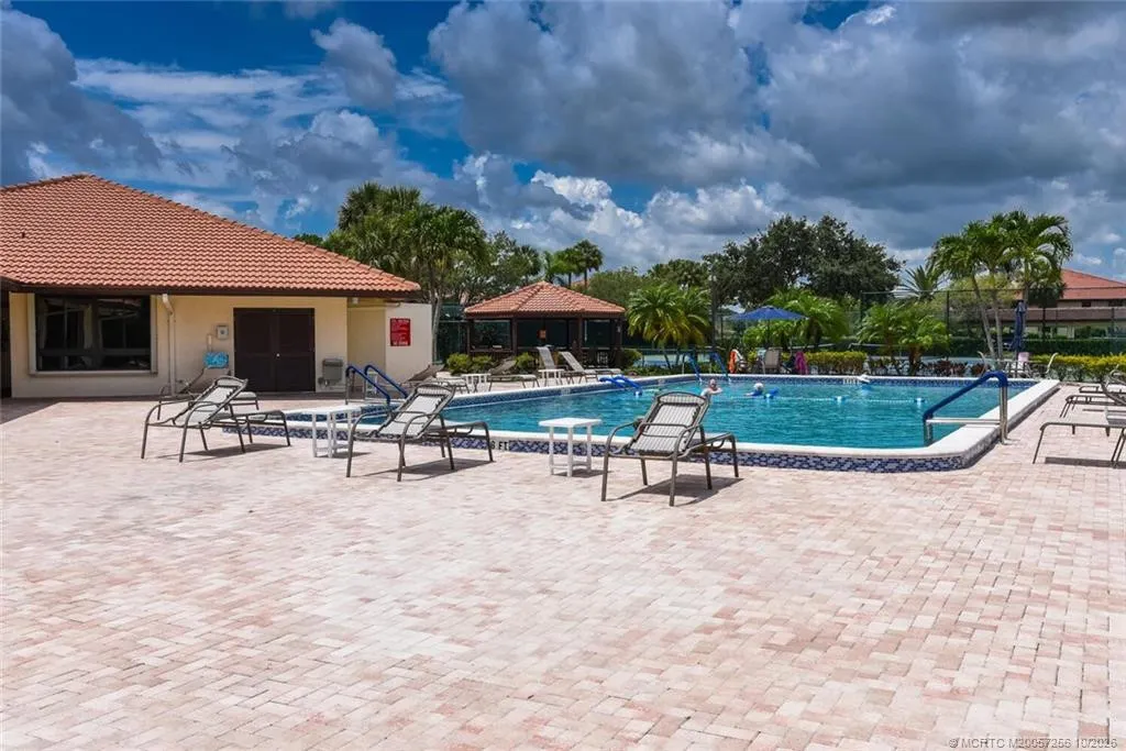 541 SW South River Drive #103