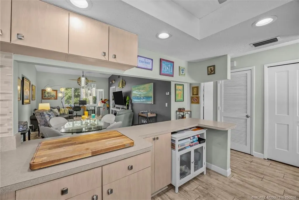 2950 SE Ocean Boulevard #121-6