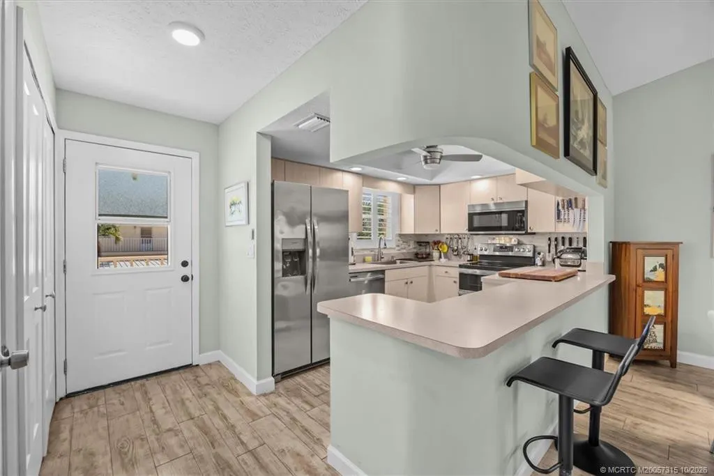 2950 SE Ocean Boulevard #121-6