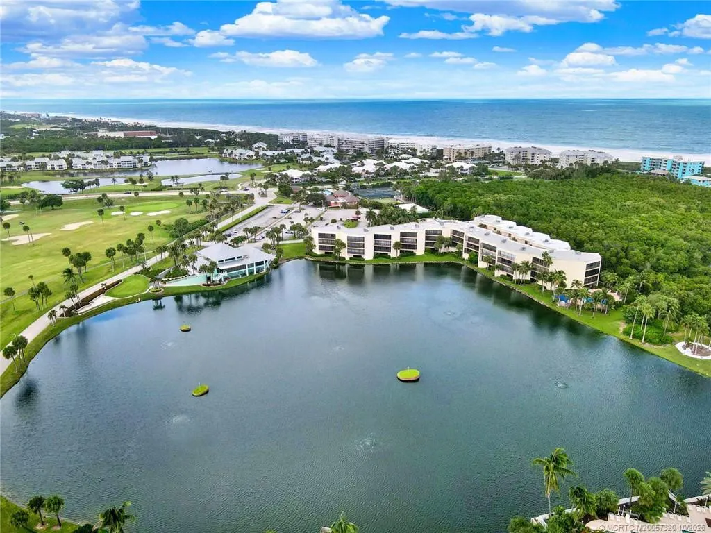 221 NE Plantation Road #403