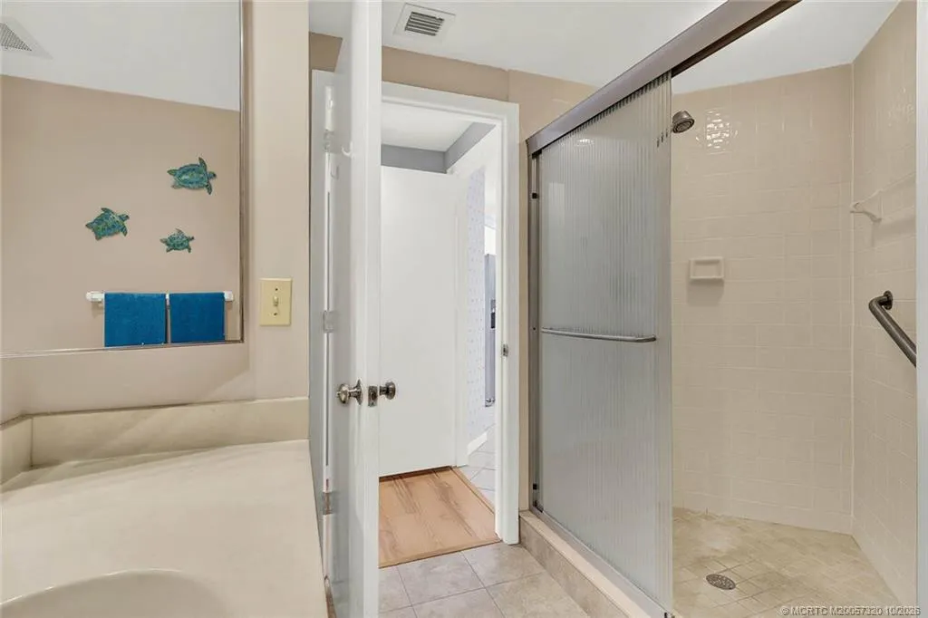 221 NE Plantation Road #403