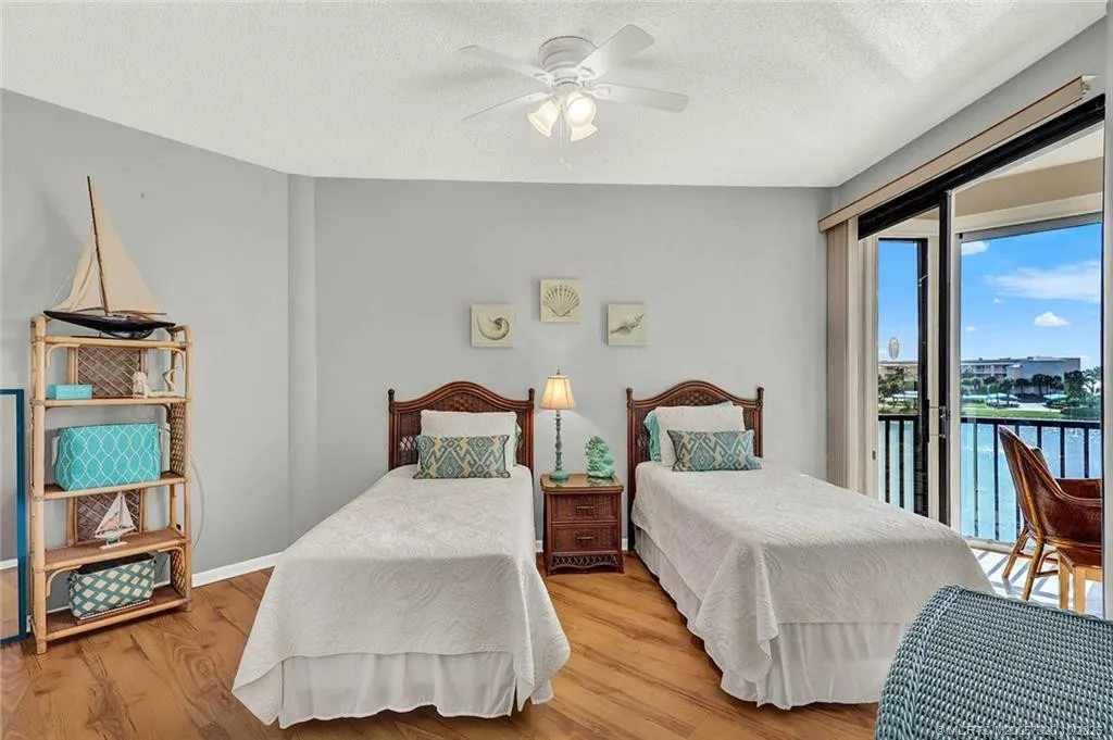 221 NE Plantation Road #403