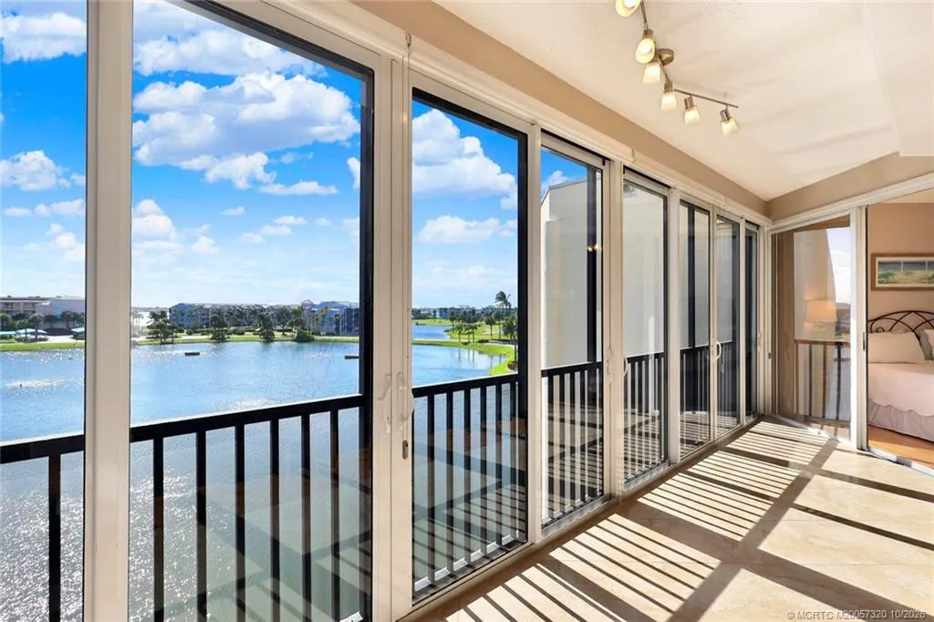 221 NE Plantation Road #403