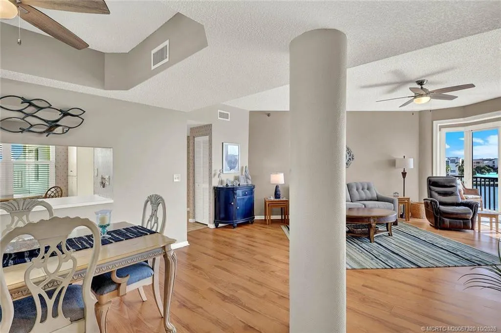 221 NE Plantation Road #403